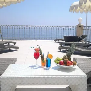 Frühstückspension - Il Cavalluccio Marino Fronte Mare, Acireale